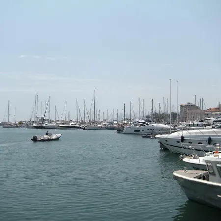 公寓 Charlie Chaplin 2 Pieces 3 Etoiles Calme Plein Centre De Cannes, 5mn Des Plages Et Palais 戛纳