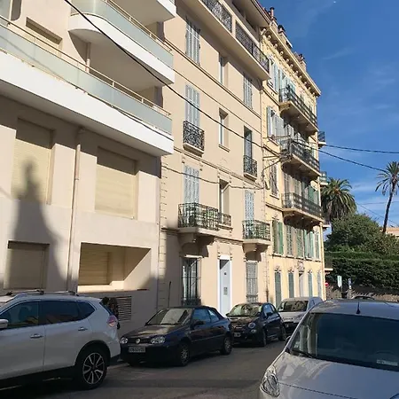Charlie Chaplin 2 Pieces 3 Etoiles Calme Plein Centre De Cannes, 5mn Des Plages Et Palais * كان